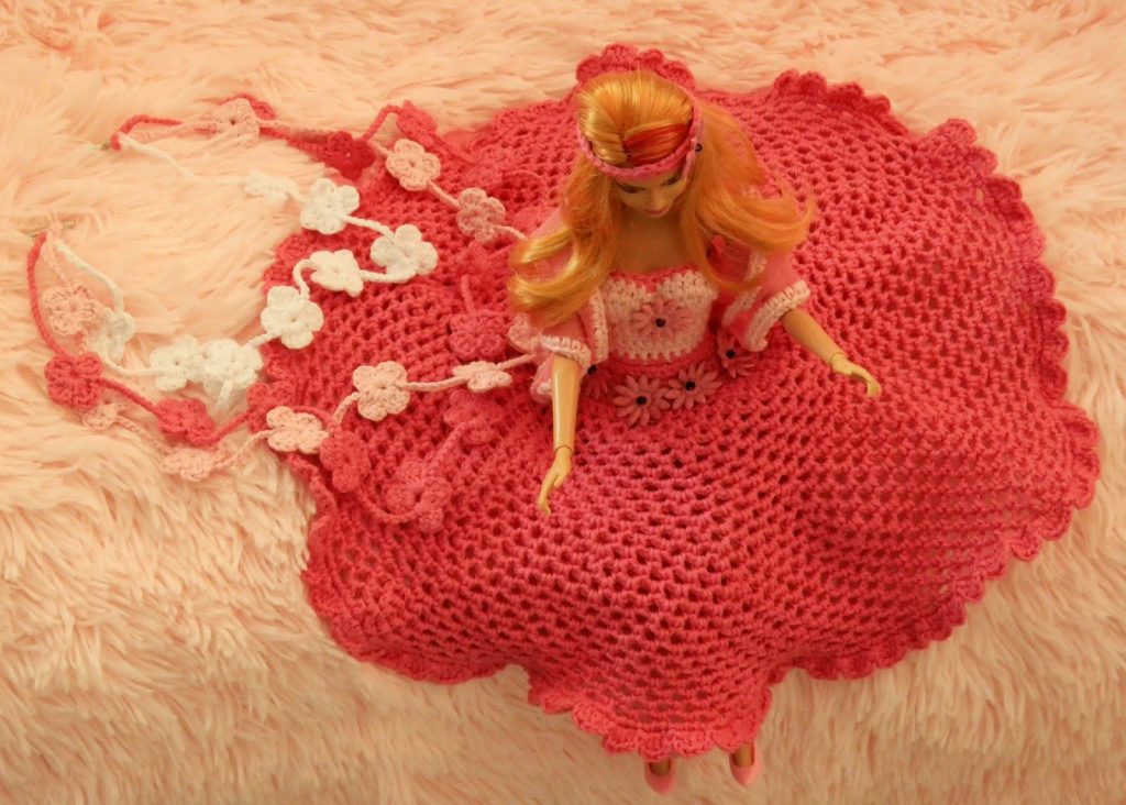 Lagere school mixer Hick Haakpatroon feestjurk voor Barbie | haakpatroon | De vrolijke roze vlinder